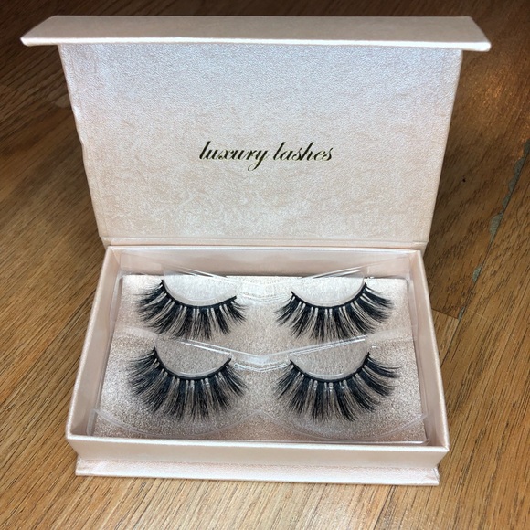 2 Pairs Mink Fancy Eyelashes - Picture 3 of 8